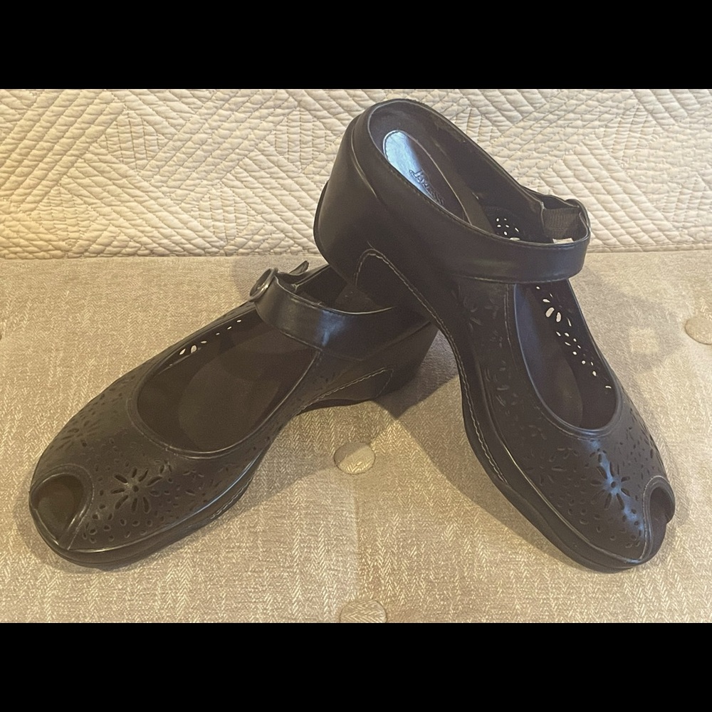 Casual Mule/Clog Slip On Gently Used